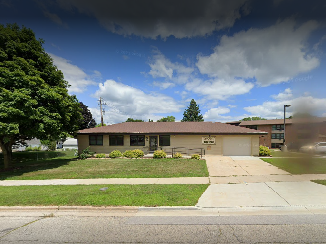 west-bend-housing-authority-475-meadowbrook-drive-west-bend-wi