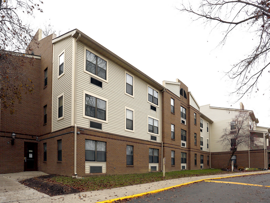 Goodwin Plaza Affordable Apartments | 601 West St Clair Street