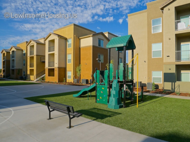 Arbor Creek Family Apartments | 8340 Elk Grove Florin Road, Sacramento